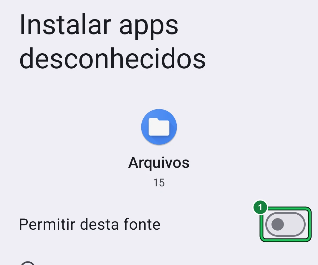 Tela «Instalar apps desconhecidos» do Android 15, com o app «Arquivos» e a opção «Permitir desta fonte» desligada; a marca verde 1 está no interruptor.